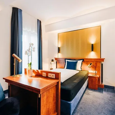 Hotel V Evert - Am Congress Centrum 4*