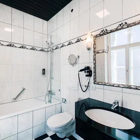 V Evert - Am Congress Centrum 4*